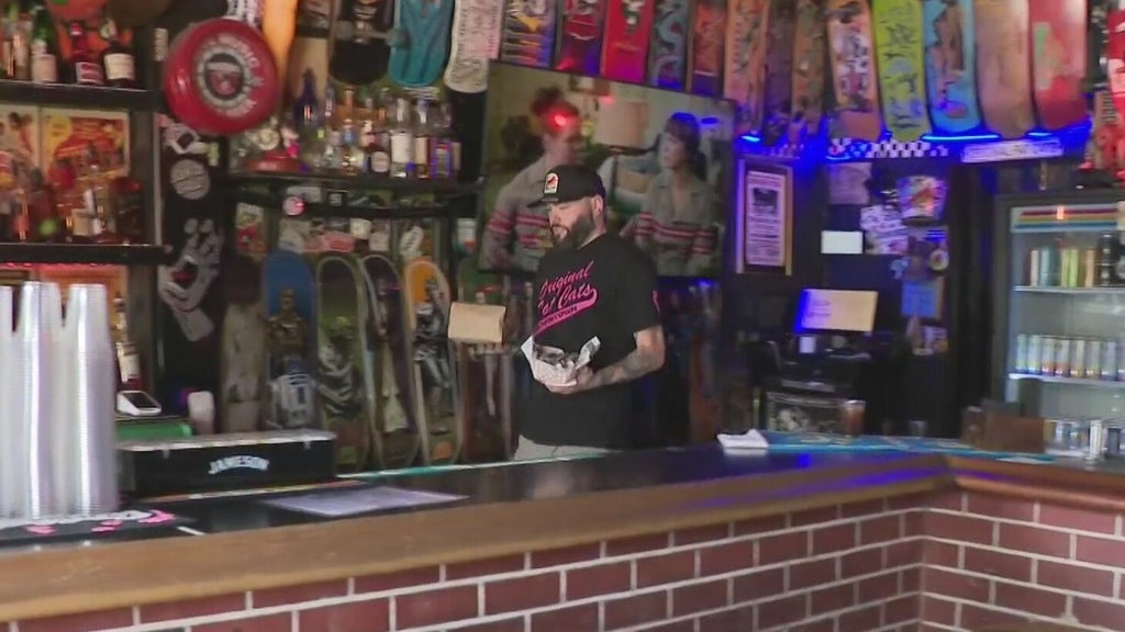 Fort Lauderdale proposes earlier closing times for downtown bars, facing pushback from business owners — CBS Miami, Land O' Lakes Dining news