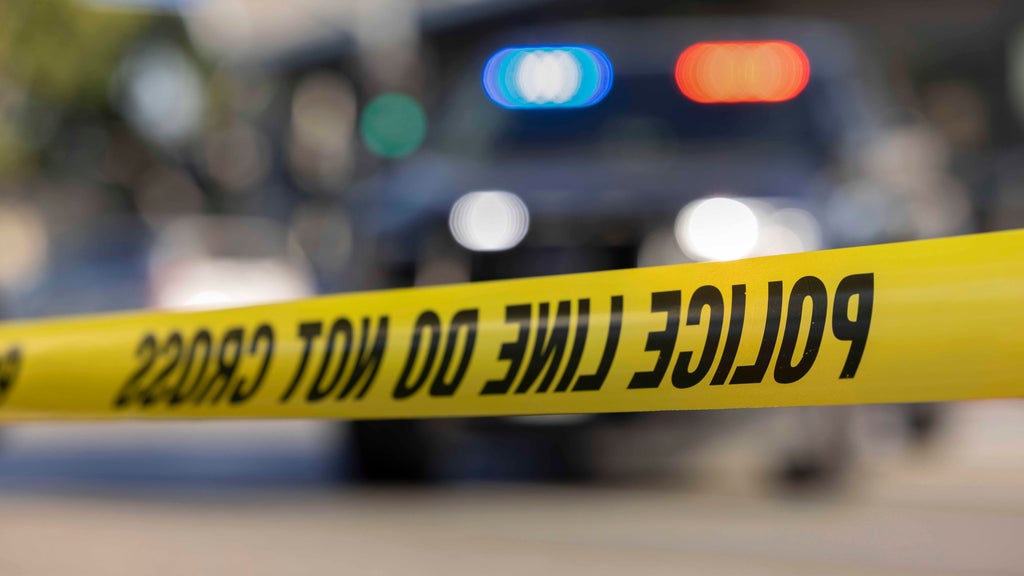 Deputies respond to reports of a person shot in southwest Miami-Dade neighborhood — CBS Miami, Land O' Lakes Health news