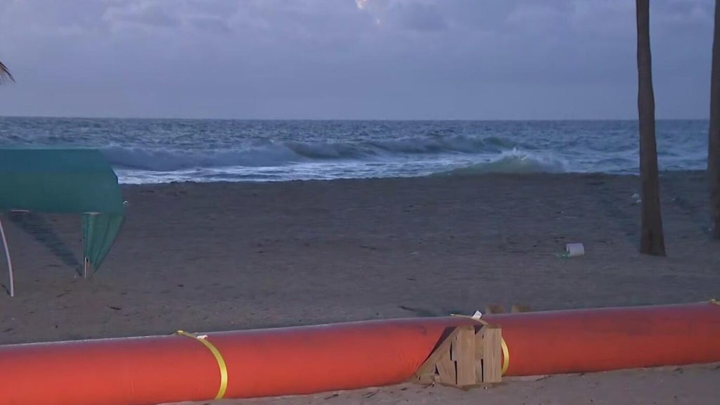 King tides disrupt beachgoers, businesses in Hollywood Beach: "We had to drive in 2 feet of water" — CBS Miami, Land O' Lakes Dining news