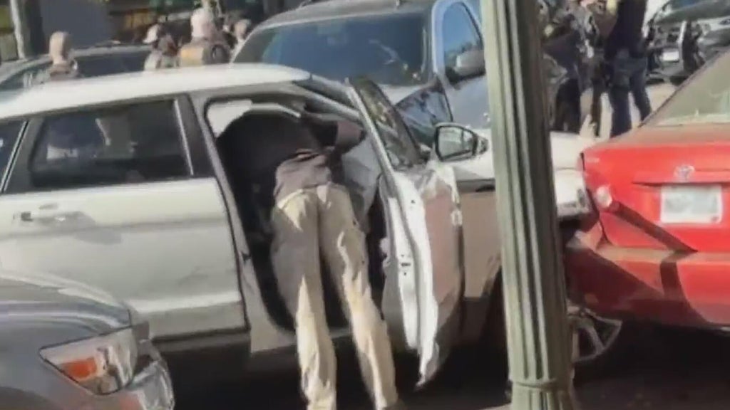 4 men arrested after "traveling dangerously" across Minneapolis in stolen car, sheriff says — WCCO / CBS Minnesota, Land O' Lakes Business news
