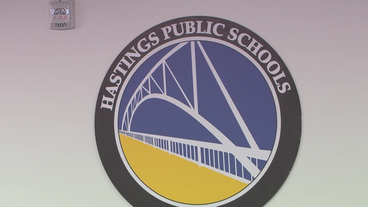 Hastings school officials discuss policy change on what’s allowed on school walls — KSTP 5 — Gopher