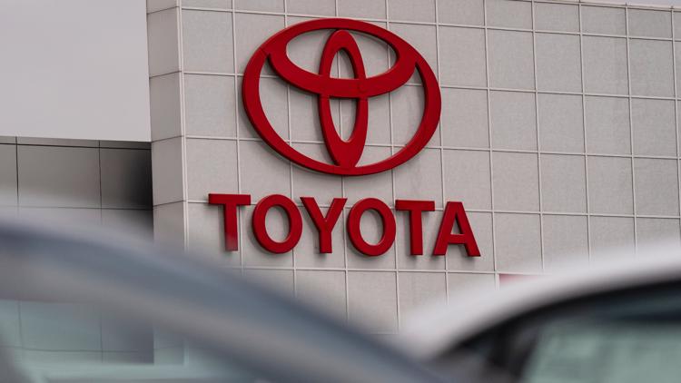 Toyota recalls nearly 230,000 vehicles due to risk that seat backs may not stay latched — Land O' Lakes Business news