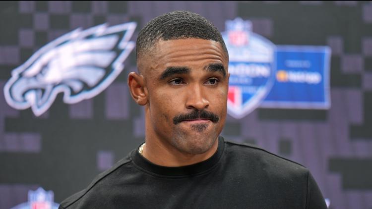 Eagles QB Jalen Hurts sidelined indefinitely with blood clots that could cost him the season — WTSP Sports Tampa Bay, Land O' Lakes Sports news