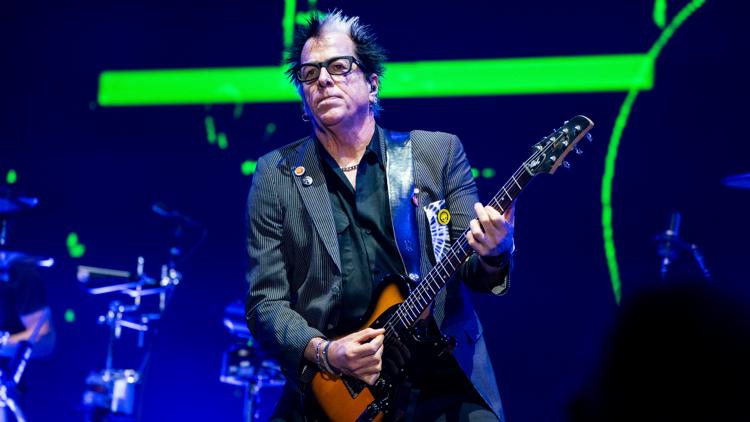 The Offspring guitarist Noodles leaves tour due to 'fairly serious health issue' — WTSP Entertainment Tampa Bay
