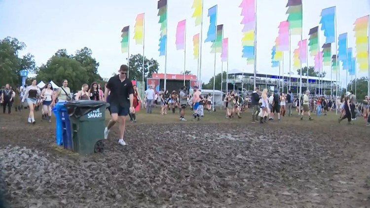 Zilker Park's Great Lawn remains closed following ACL Fest restoration — KENS 5 (San Antonio), Land O' Lakes Community news