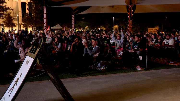 “Go Spurs Go” | Spurs fans gather at The Rock at La Cantera for season opener watch party — KENS 5 (San Antonio), Land O' Lakes Sports news