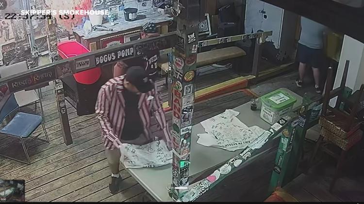Skipper's Smokehouse asks for return of stolen autographed T-shirt — WTSP 10 Tampa Bay
