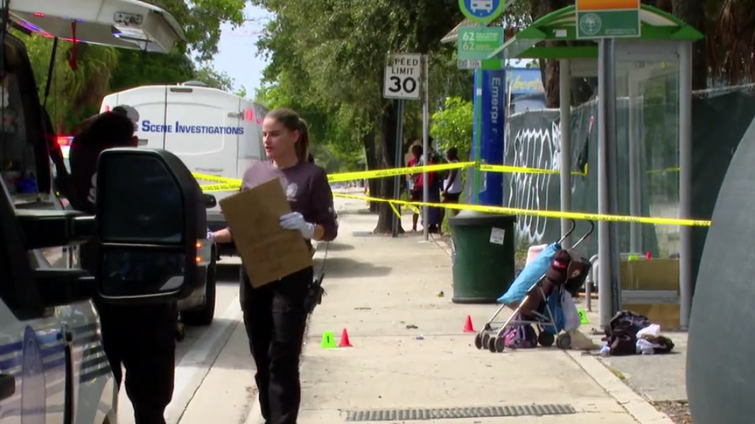 Attacker, victim injured in stabbing at Miami bus stop — WSVN 7 Miami-Dade, Land O' Lakes Community news